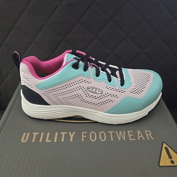 Keen Women's Sparta 2 Turquoise and Pink Aluminum Toe Shoes 9 NWT - Picture 4 of 6